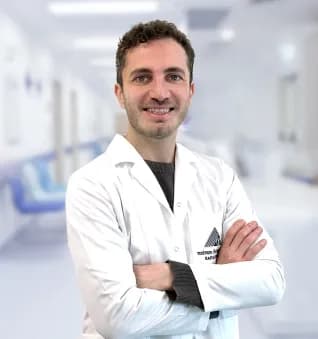  Surgeon Emin Oğuzcan Yamaner, M.D.